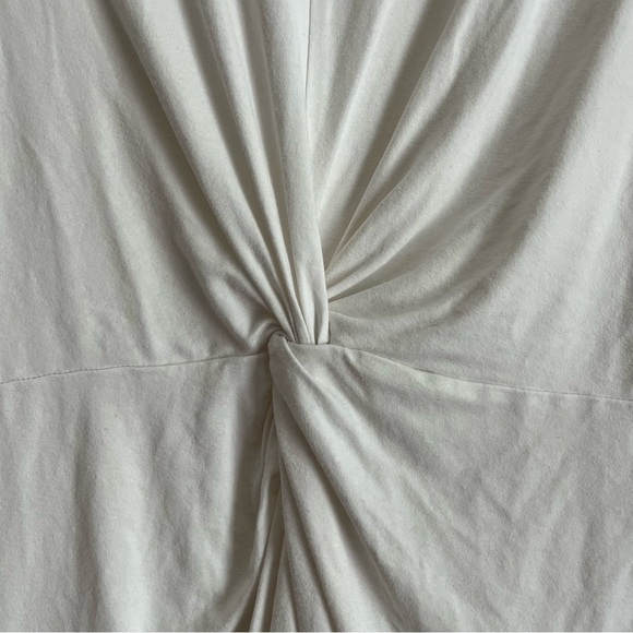 Neiman Marcus White Scoop Neck T-Shirt - Size L, Rayon-Spandex Blend, Twist - Picture 10 of 10